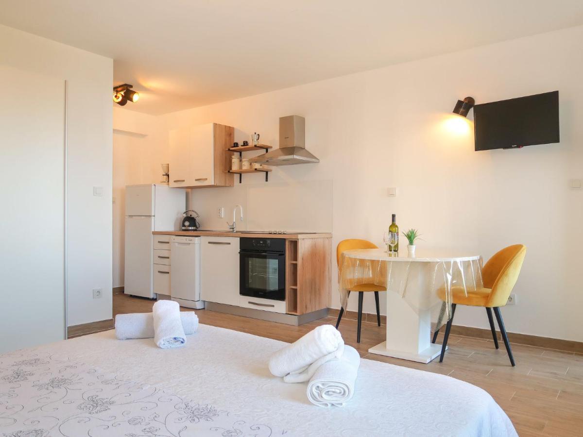 Apartment Marija - Vrb100 By Interhome เวอร์บนิค ภายนอก รูปภาพ